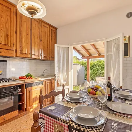 Casa Colombo With Garden In Dei Marmi - Happy Holiday home *
