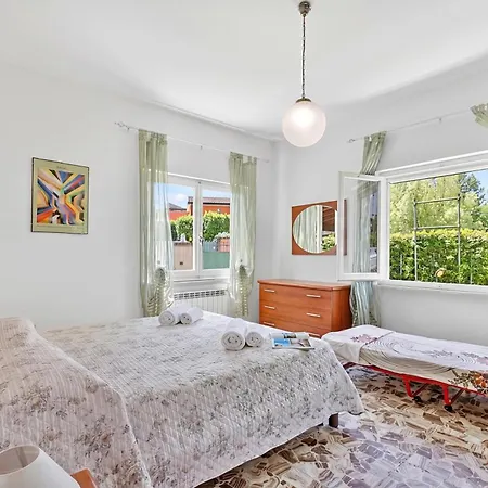Casa Colombo With Garden In Dei Marmi - Happy Holiday home