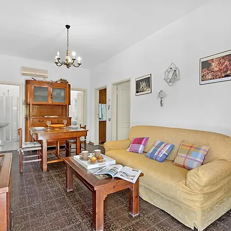 Casa Colombo With Garden In Dei Marmi - Happy