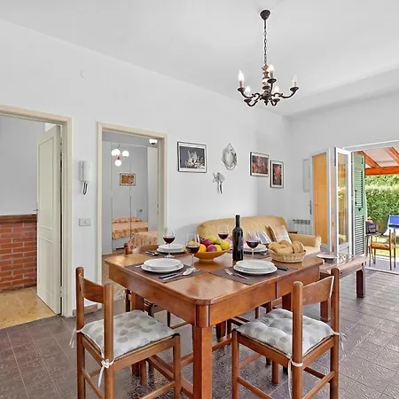 Casa Colombo With Garden In Dei Marmi - Happy Holiday home *